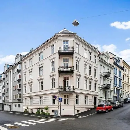 Dinbnb I 104 Sqm Of Comfort I 450m To I Bathtub Apartment Bergen